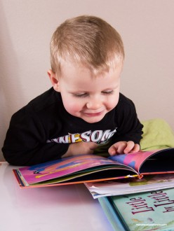 Easter Themed Tot School Trays - Moms Have Questions Too